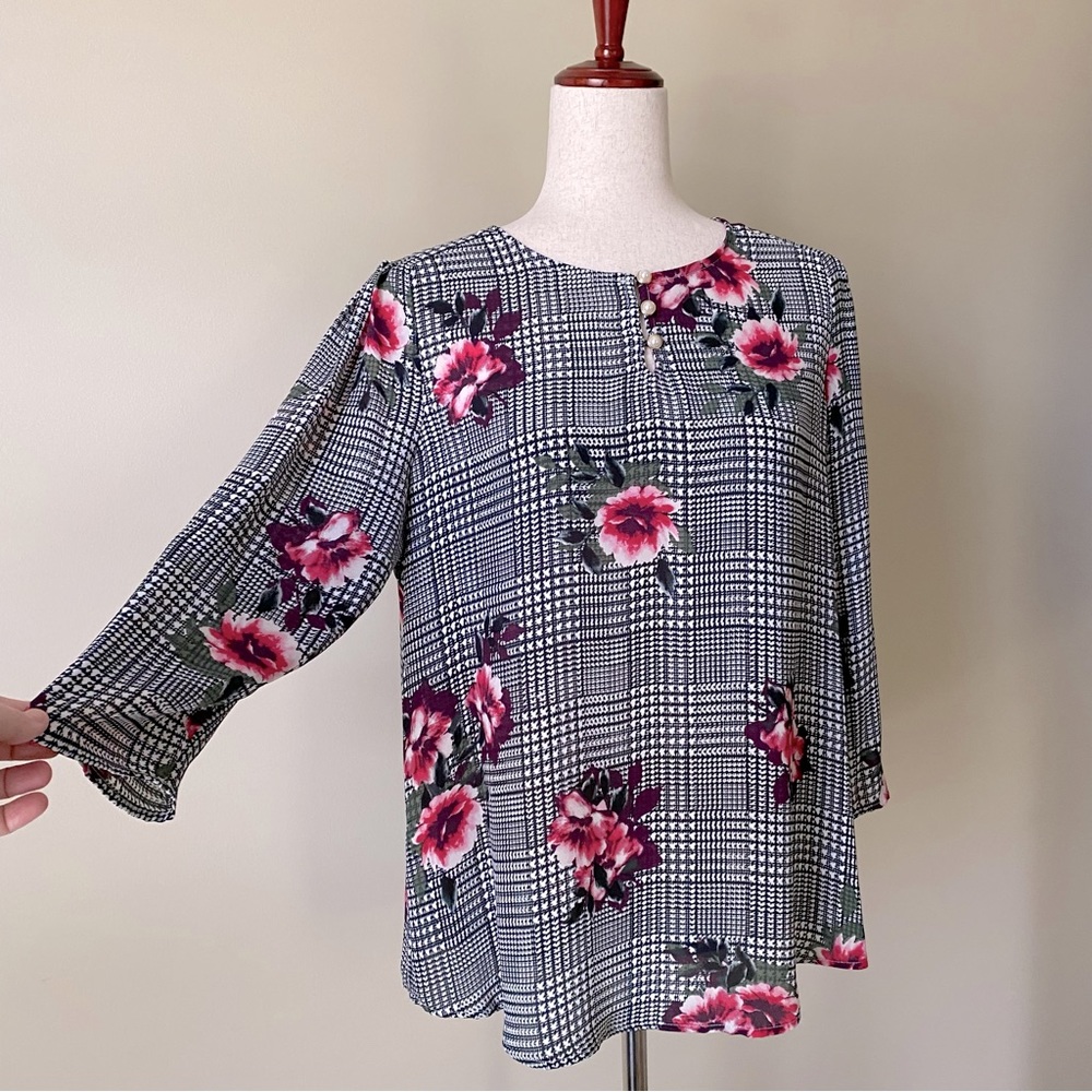 Ivanka Trump- Top, Black & White Plaid with Pink Roses Pattern. Size S